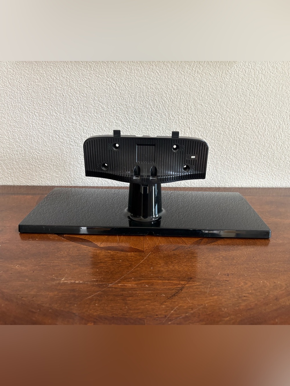 32 inch Black TV Monitor Stand, 32UE5000 model